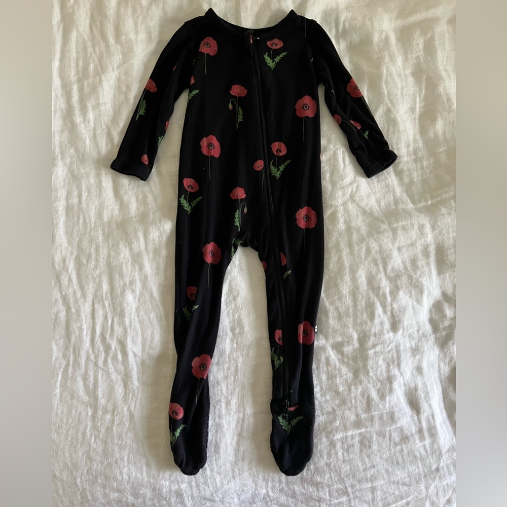 Kyte Baby Footie in Midnight Poppies